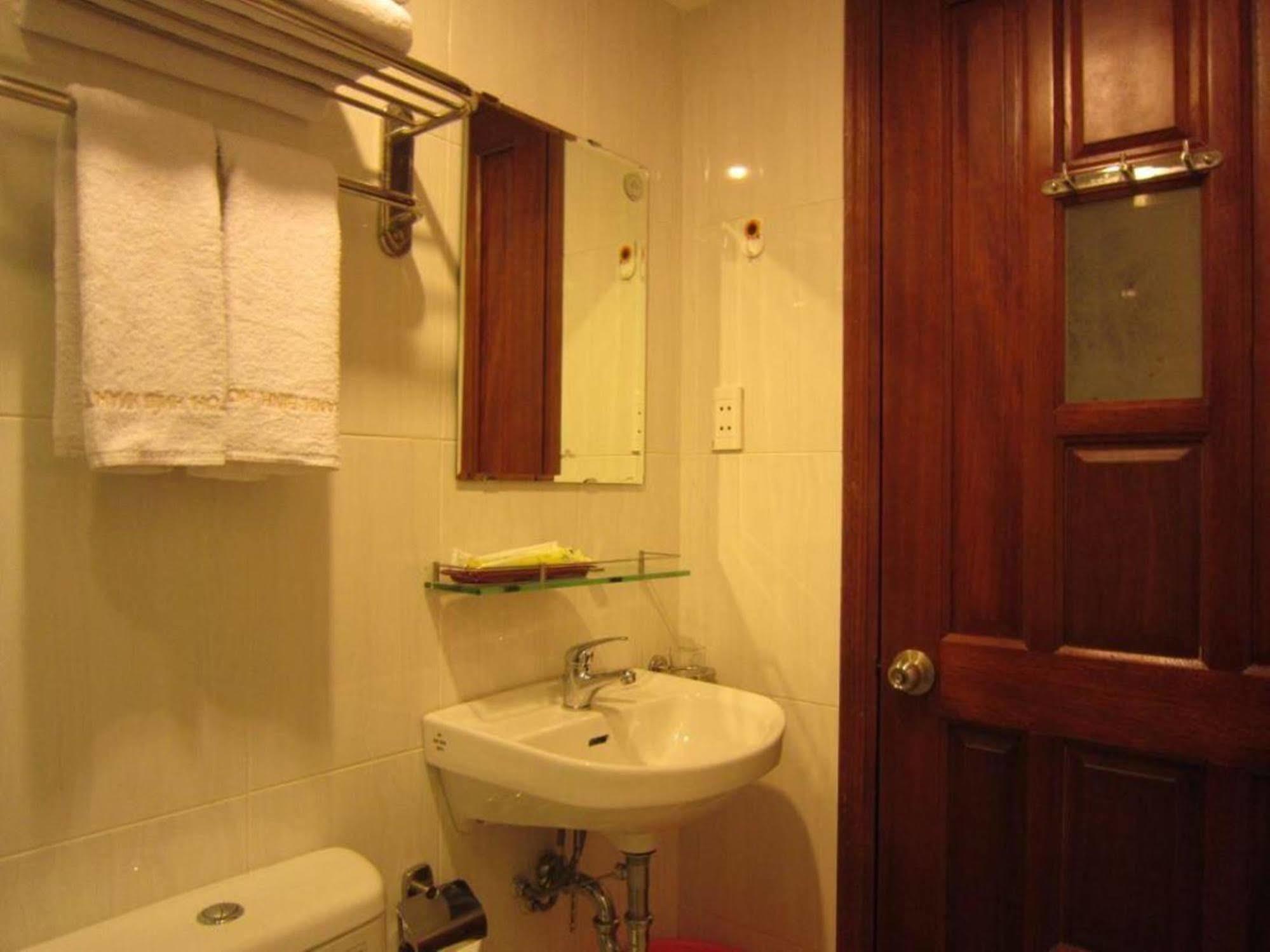 Hoang Hoang Hotel Хошимін Екстер'єр фото